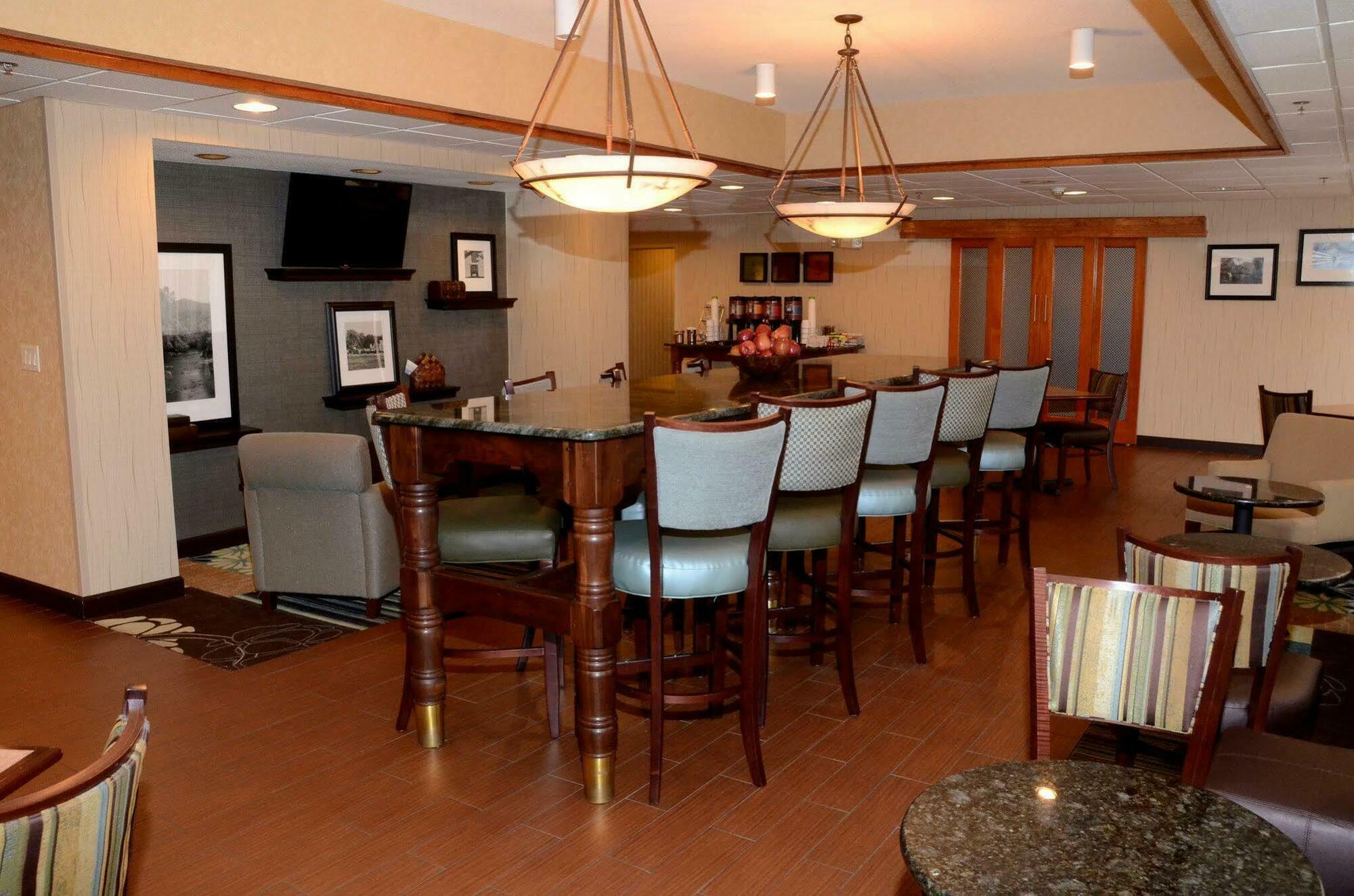 Hampton Inn Abingdon Εξωτερικό φωτογραφία