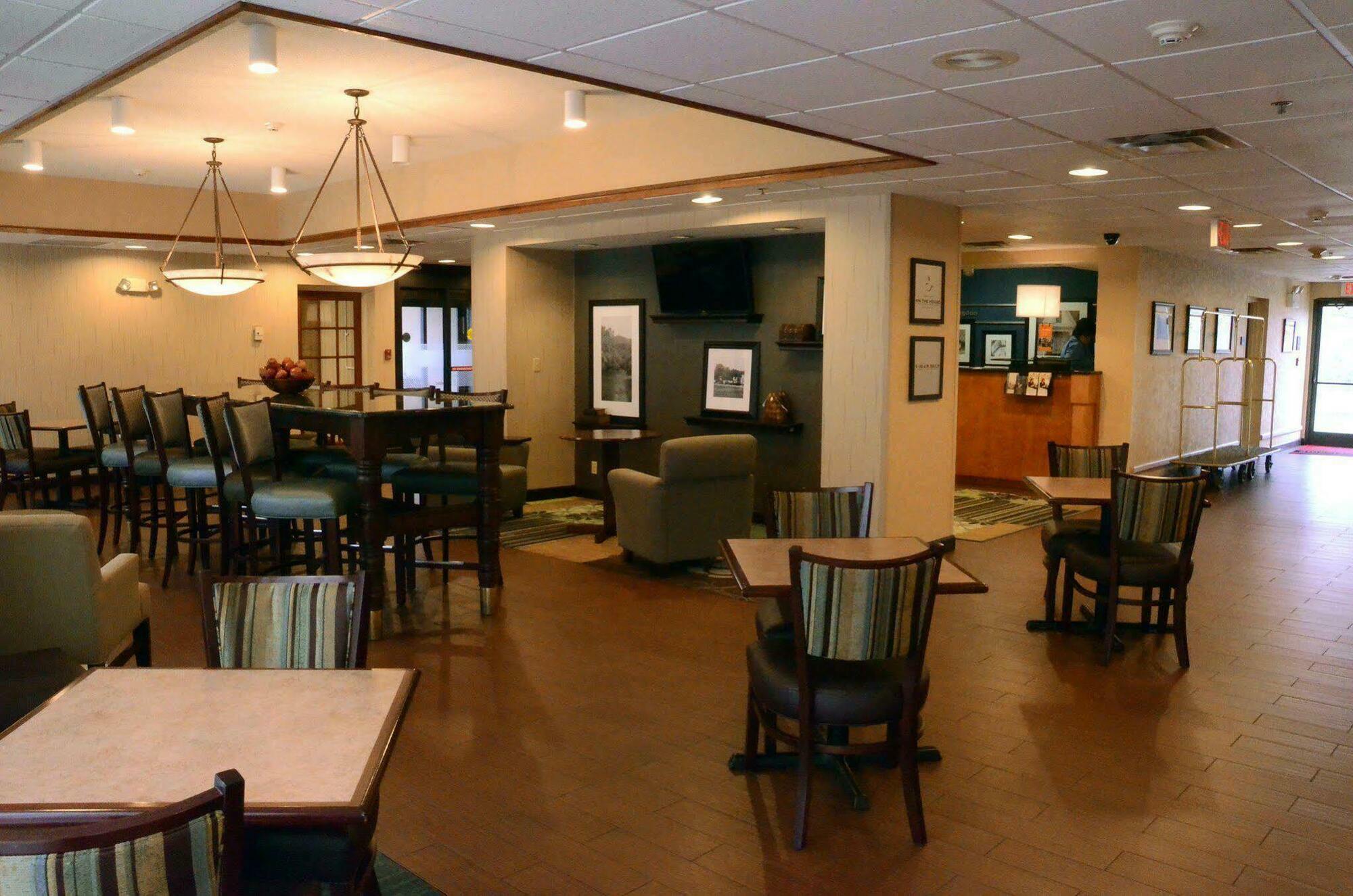 Hampton Inn Abingdon Εξωτερικό φωτογραφία